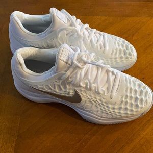 New 8.5 Nike Zoom Vapor Cage 3 tennis shoes